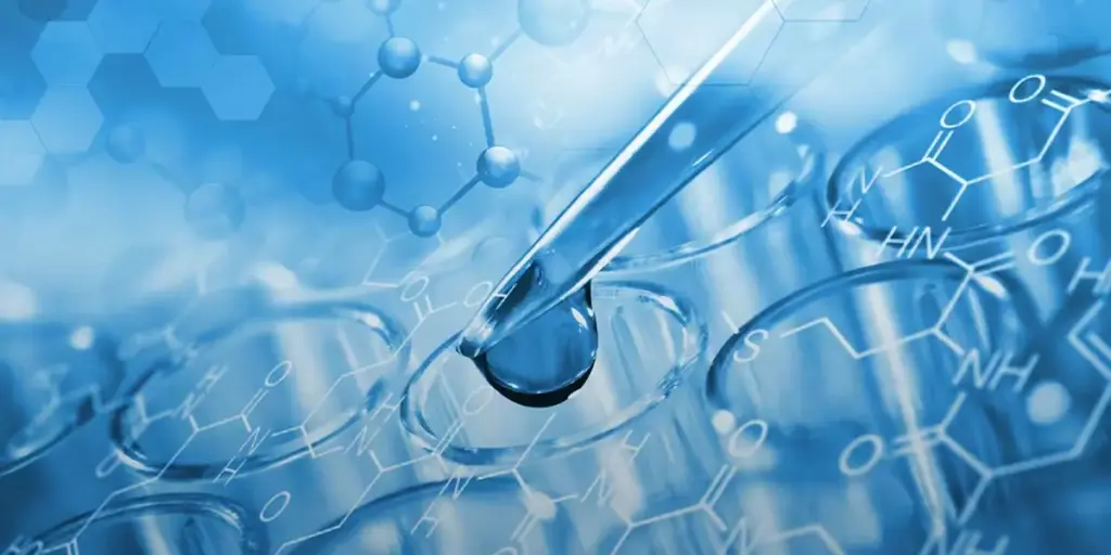 Oily skin whitening formulation engineering, lightweight sebum-compatible whitening products for OEM development.