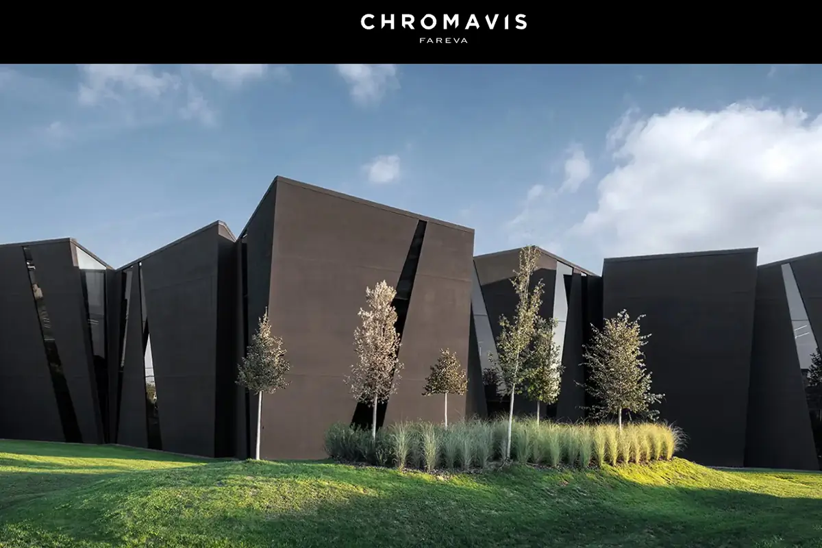 Chromavis official website showing Italian color cosmetics development and manufacturing